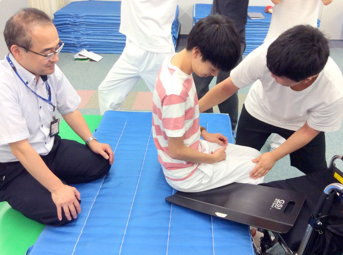 作業療法学科の実技の様子