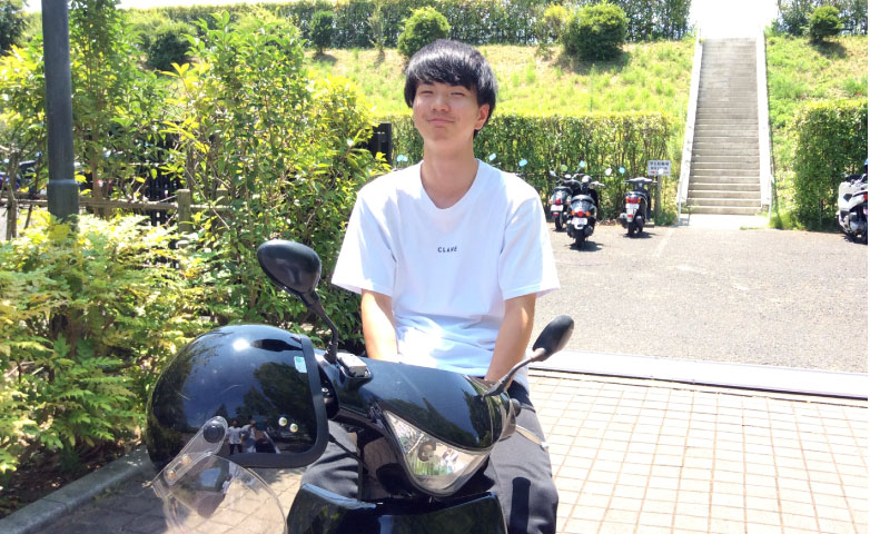 車・バイクでの通学OK